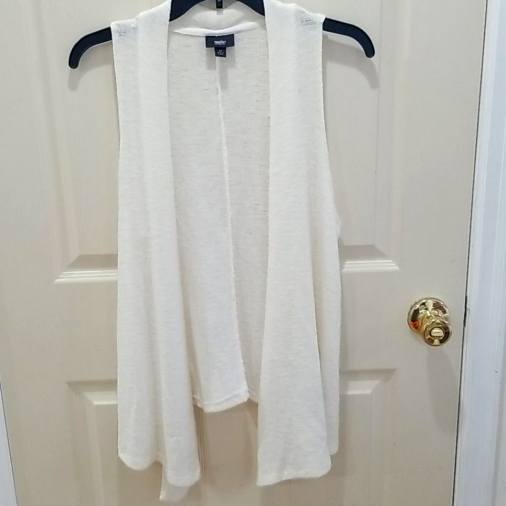 Sleeveless sweater vest